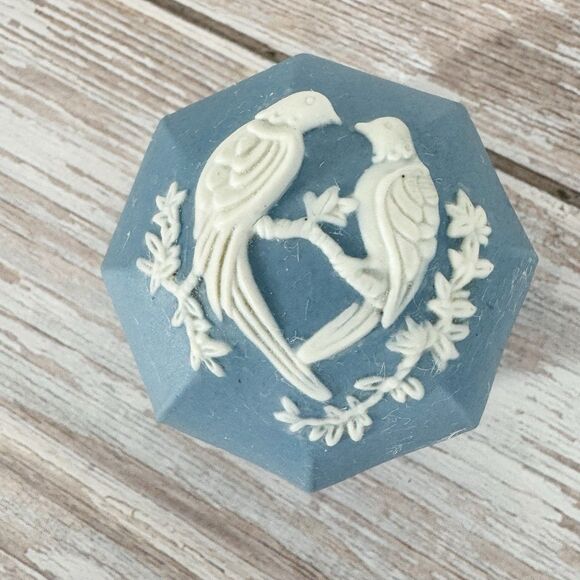 Blue Ceramic Trinket Box Love Birds Wedgwood Style Classic - Picture 1 of 9